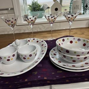 Set of serving pieces